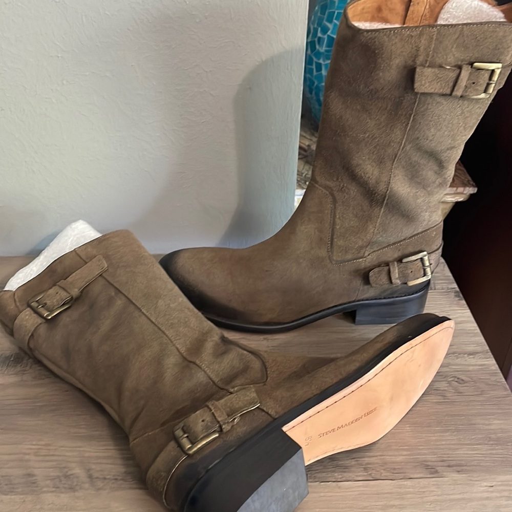 Steve Madden Luxe Tory Boot in Suede Brown - Picture 3 of 10